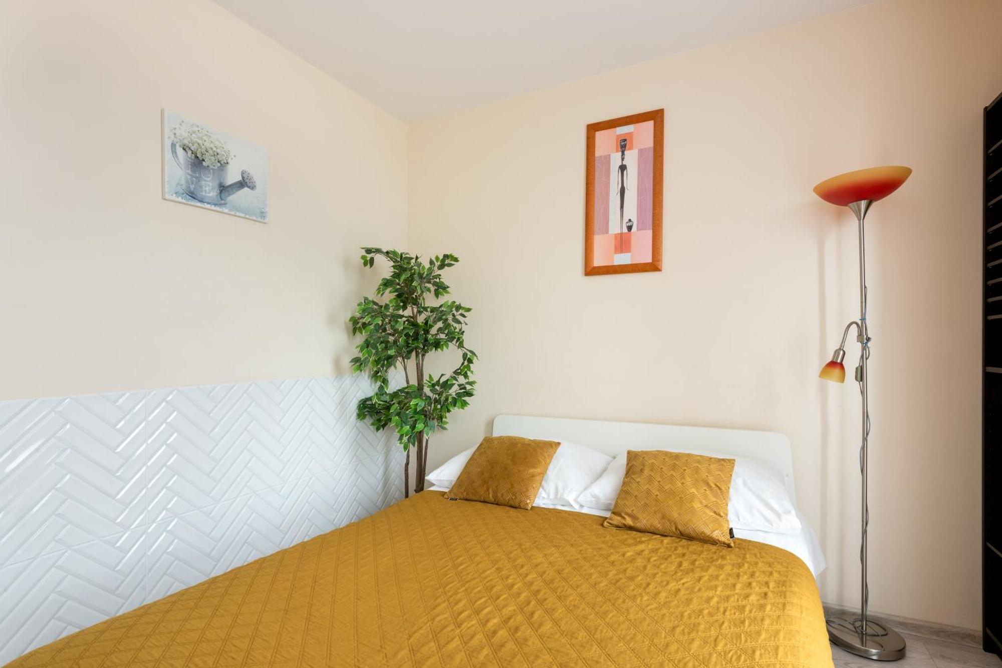 Cozy Modern Apartment Astoria Magic Orange Old Town Krakow Bagian luar foto